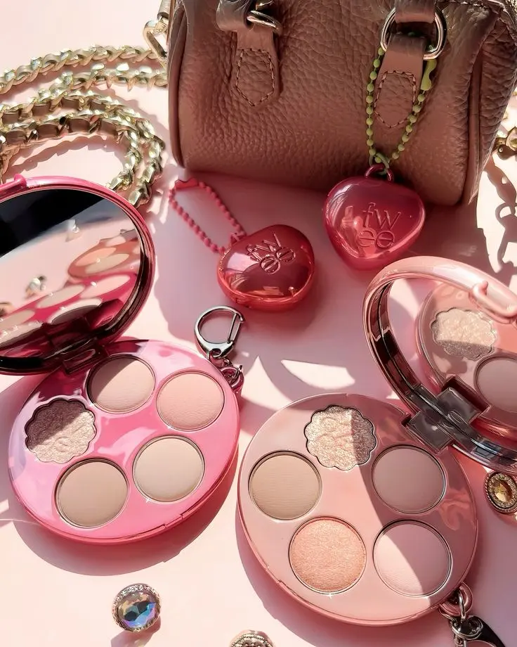 fwee Pocket Eyeshadow Palette